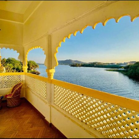 Vallabhgarh A Lake Facing Balcony Udajpur Zewnętrze zdjęcie